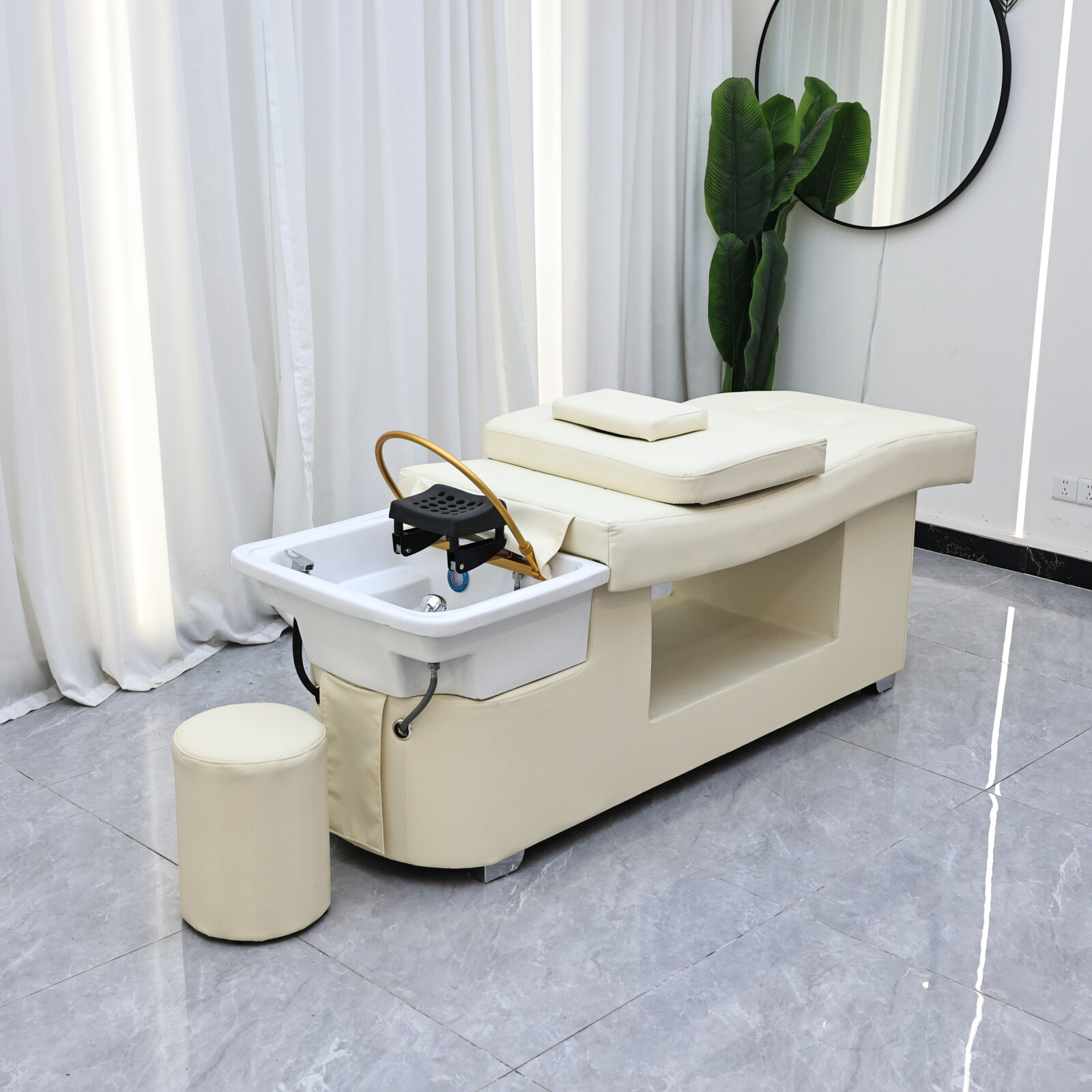 Luxury Thai style hair washing - Hair Care Is Self Care บทวิจารณ์และราคา